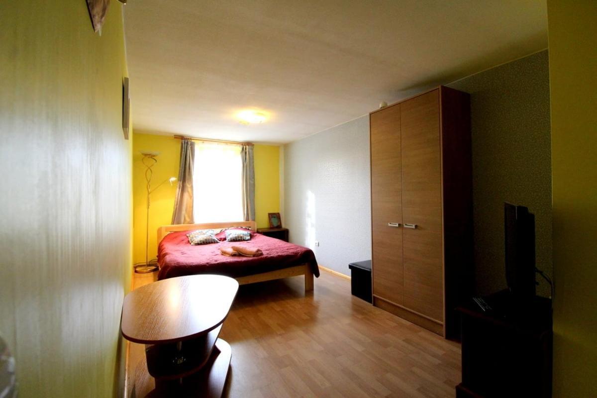 Hotel Pie Jana Brala Liepāja Esterno foto