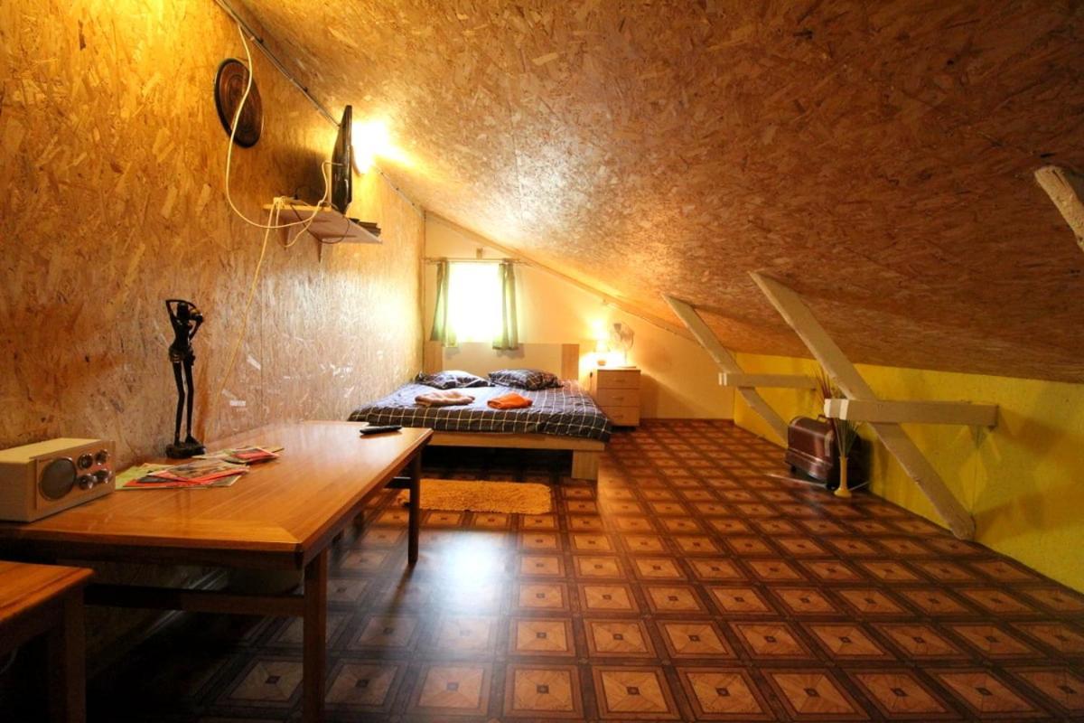 Hotel Pie Jana Brala Liepāja Esterno foto